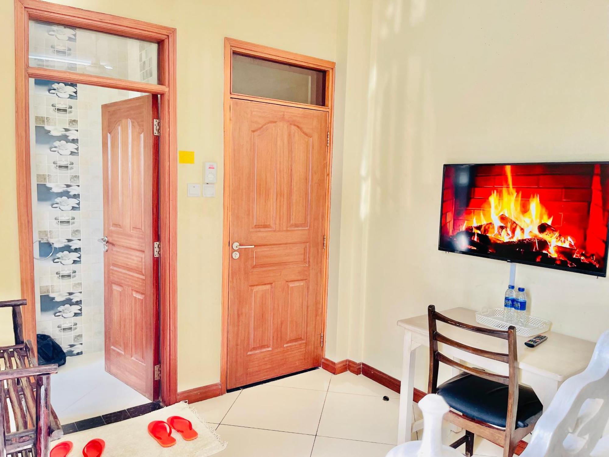 Elna'S Nyali - Work & Unwind - Pool, Sea Views, Ac & Fast Wi-Fi Bed & Breakfast Момбаса Екстериор снимка