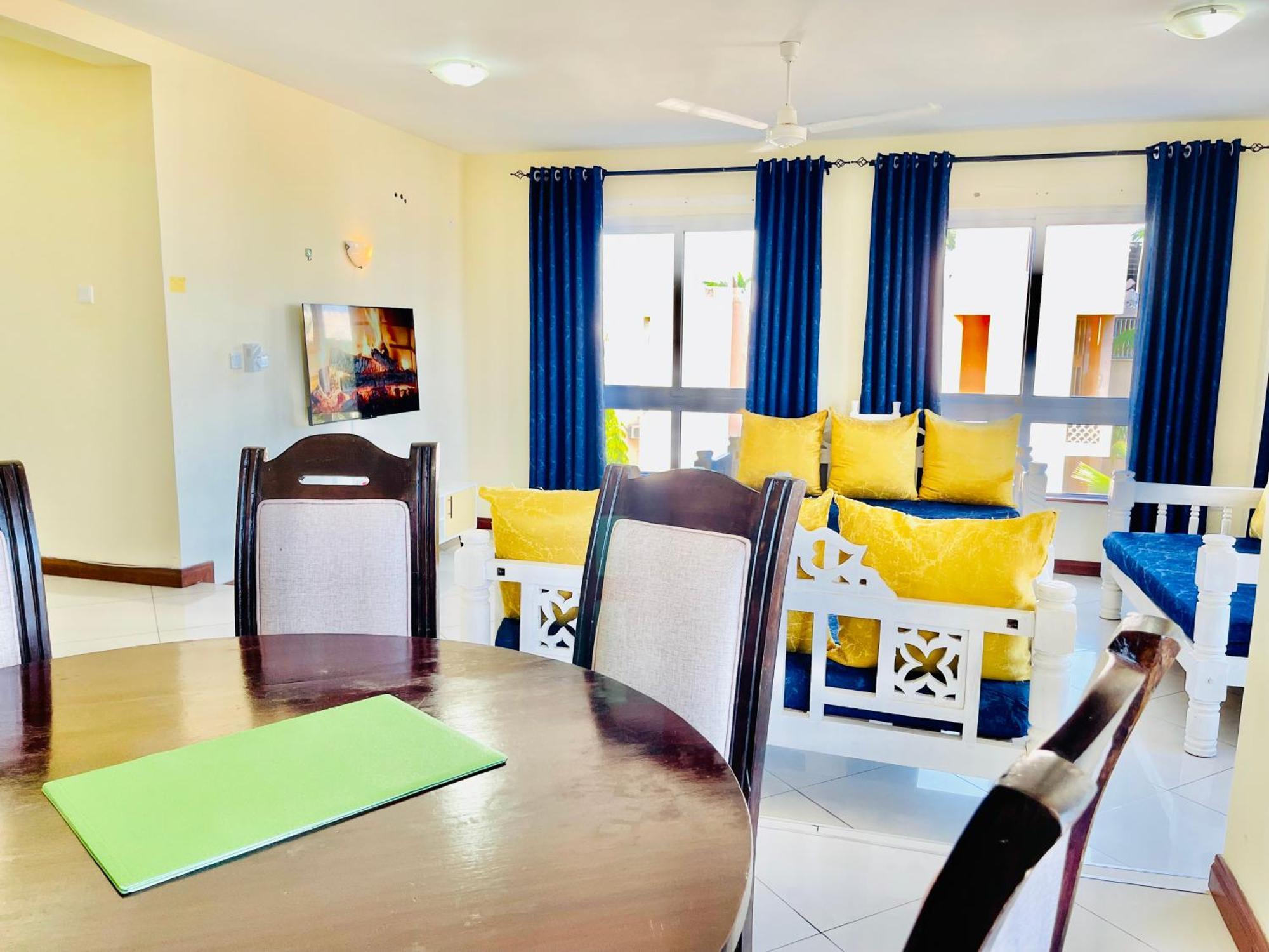 Elna'S Nyali - Work & Unwind - Pool, Sea Views, Ac & Fast Wi-Fi Bed & Breakfast Момбаса Екстериор снимка