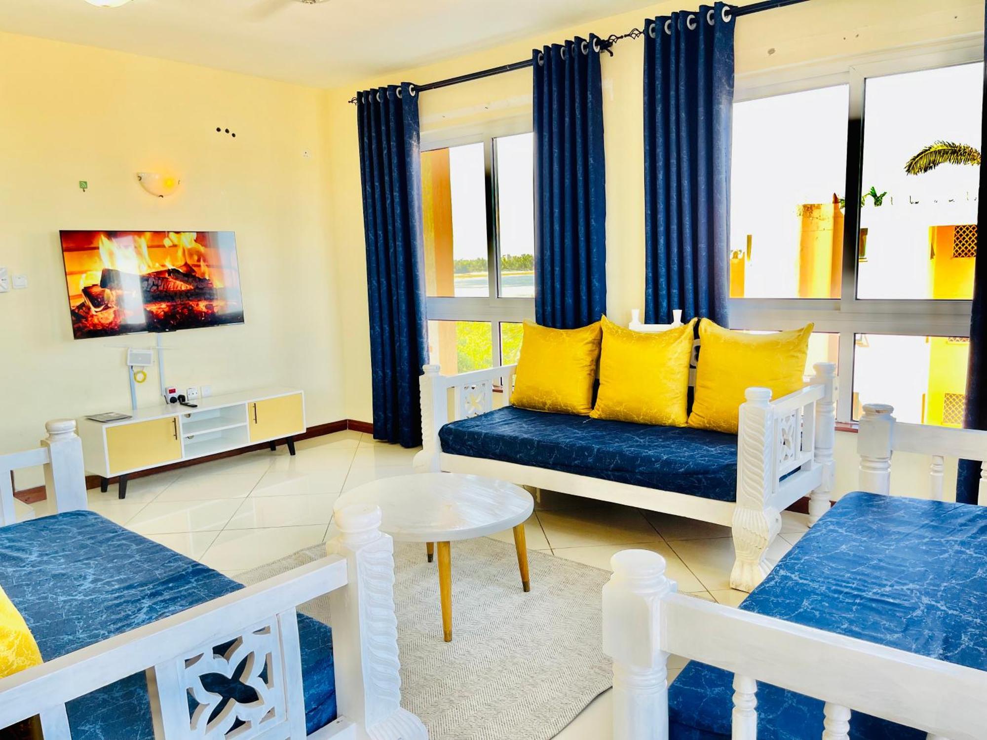 Elna'S Nyali - Work & Unwind - Pool, Sea Views, Ac & Fast Wi-Fi Bed & Breakfast Момбаса Екстериор снимка