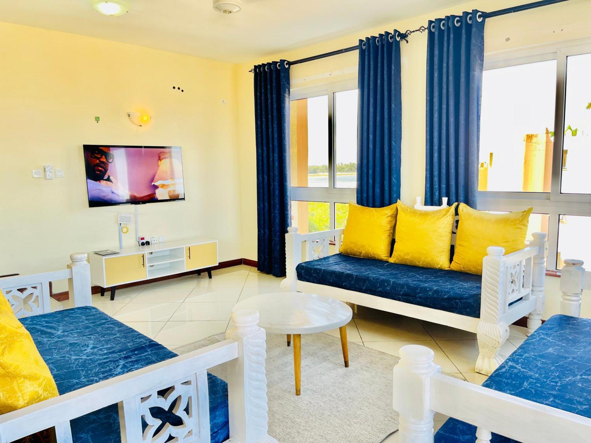 Elna'S Nyali - Work & Unwind - Pool, Sea Views, Ac & Fast Wi-Fi Bed & Breakfast Момбаса Екстериор снимка