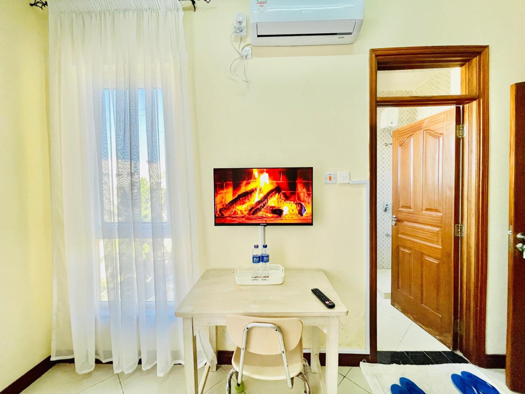 Elna'S Nyali - Work & Unwind - Pool, Sea Views, Ac & Fast Wi-Fi Bed & Breakfast Момбаса Екстериор снимка