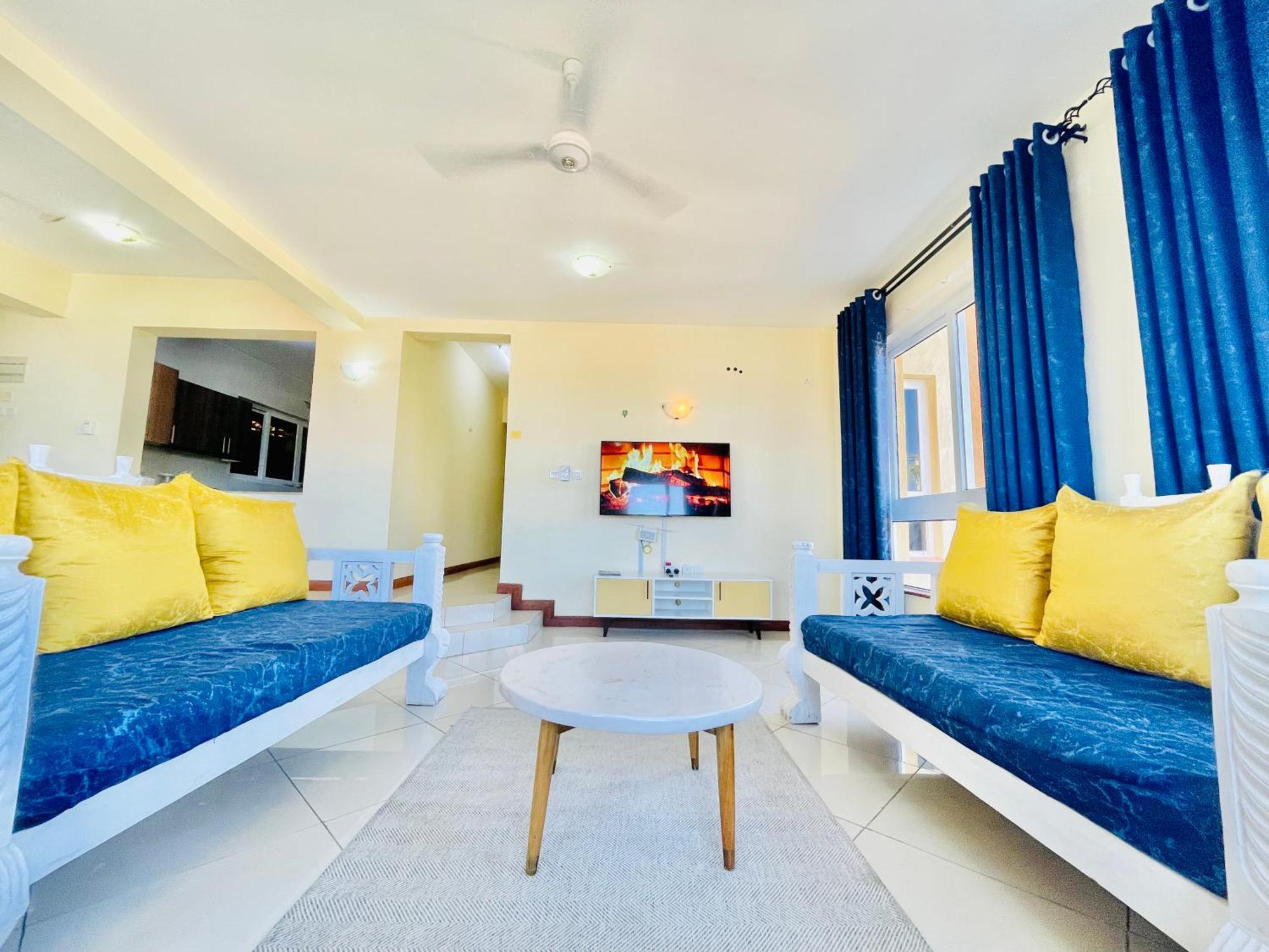 Elna'S Nyali - Work & Unwind - Pool, Sea Views, Ac & Fast Wi-Fi Bed & Breakfast Момбаса Екстериор снимка