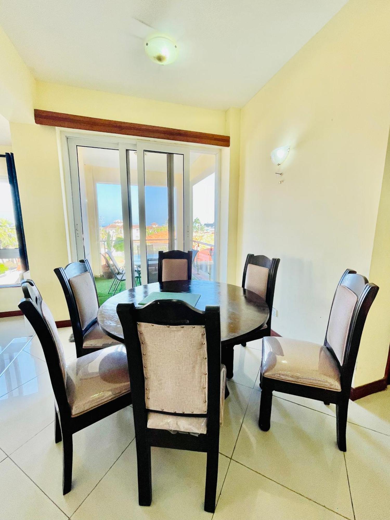Elna'S Nyali - Work & Unwind - Pool, Sea Views, Ac & Fast Wi-Fi Bed & Breakfast Момбаса Екстериор снимка