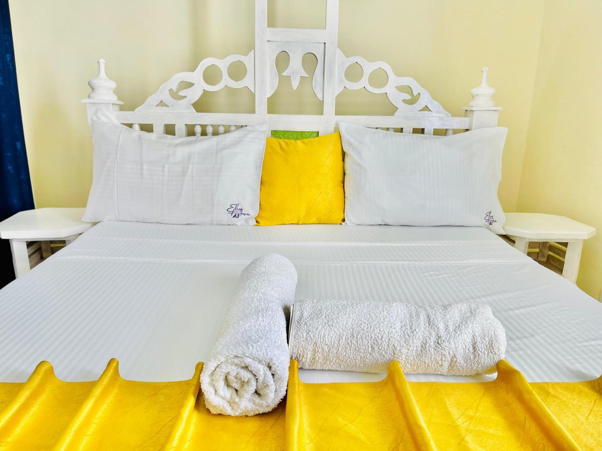 Elna'S Nyali - Work & Unwind - Pool, Sea Views, Ac & Fast Wi-Fi Bed & Breakfast Момбаса Екстериор снимка