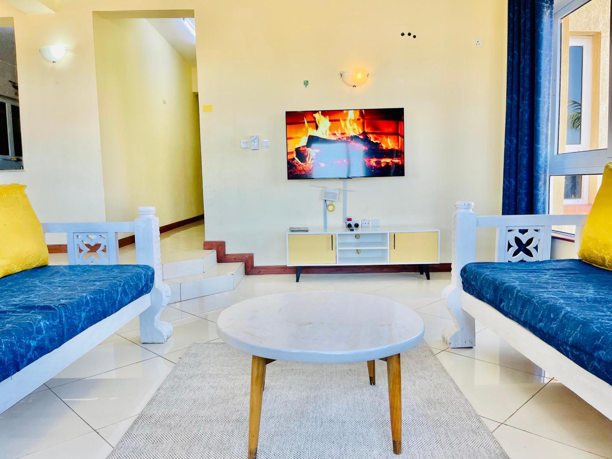 Elna'S Nyali - Work & Unwind - Pool, Sea Views, Ac & Fast Wi-Fi Bed & Breakfast Момбаса Екстериор снимка