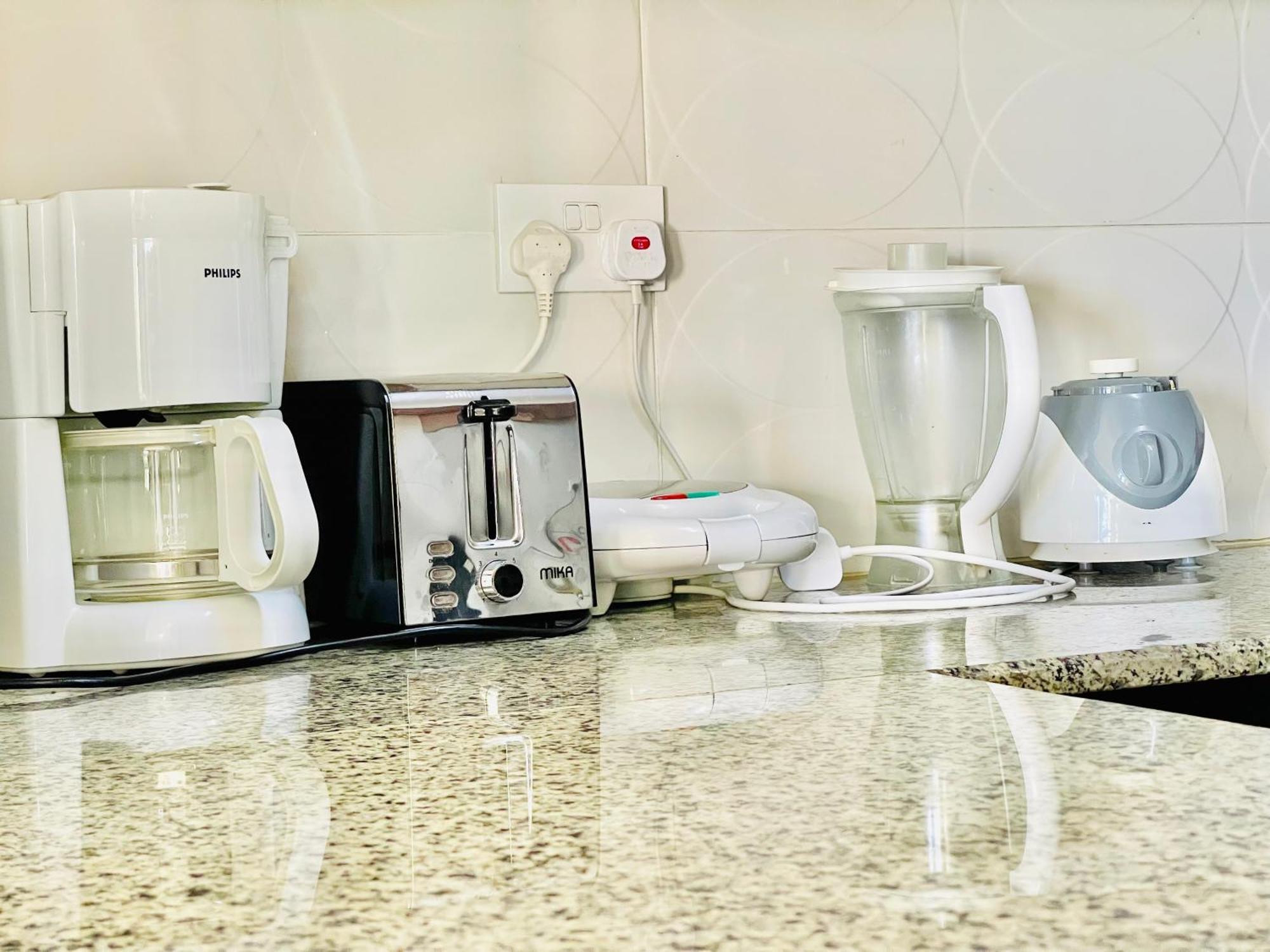 Elna'S Nyali - Work & Unwind - Pool, Sea Views, Ac & Fast Wi-Fi Bed & Breakfast Момбаса Екстериор снимка