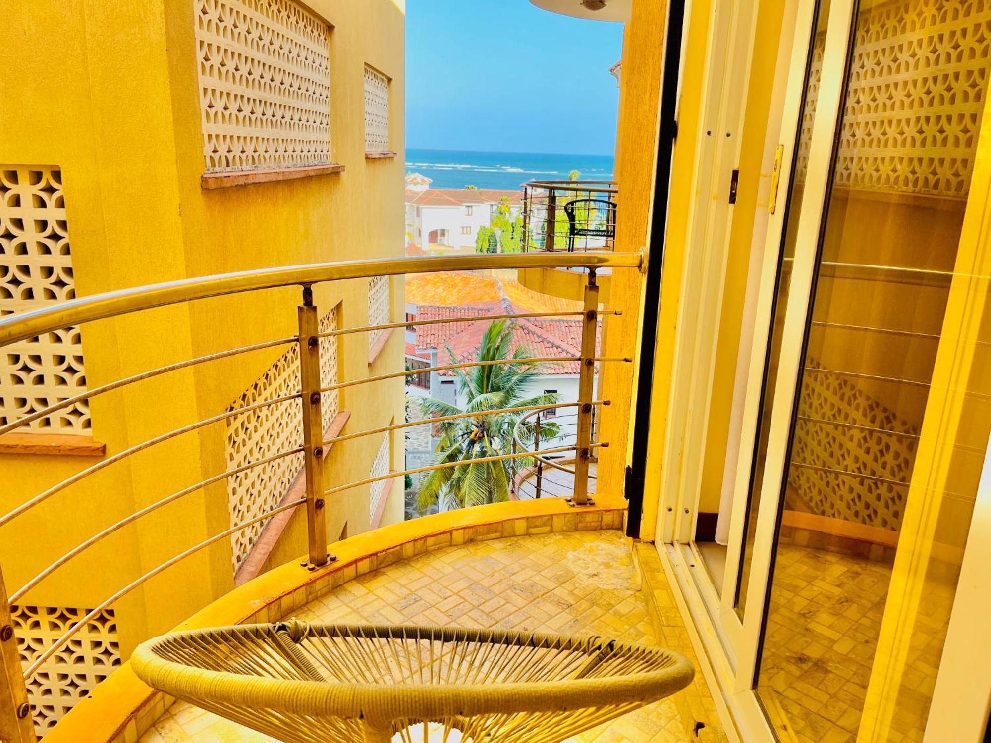 Elna'S Nyali - Work & Unwind - Pool, Sea Views, Ac & Fast Wi-Fi Bed & Breakfast Момбаса Екстериор снимка