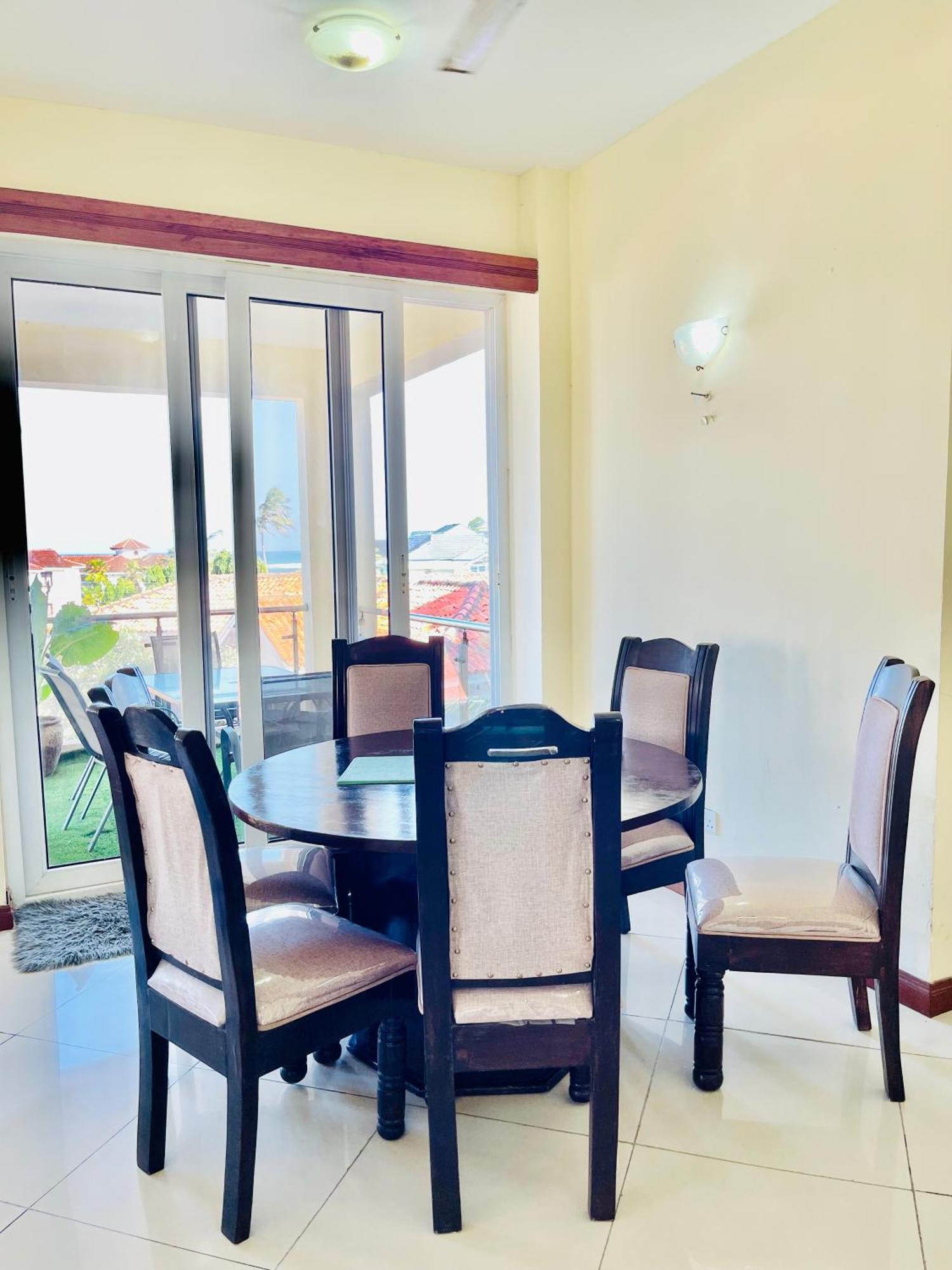Elna'S Nyali - Work & Unwind - Pool, Sea Views, Ac & Fast Wi-Fi Bed & Breakfast Момбаса Екстериор снимка