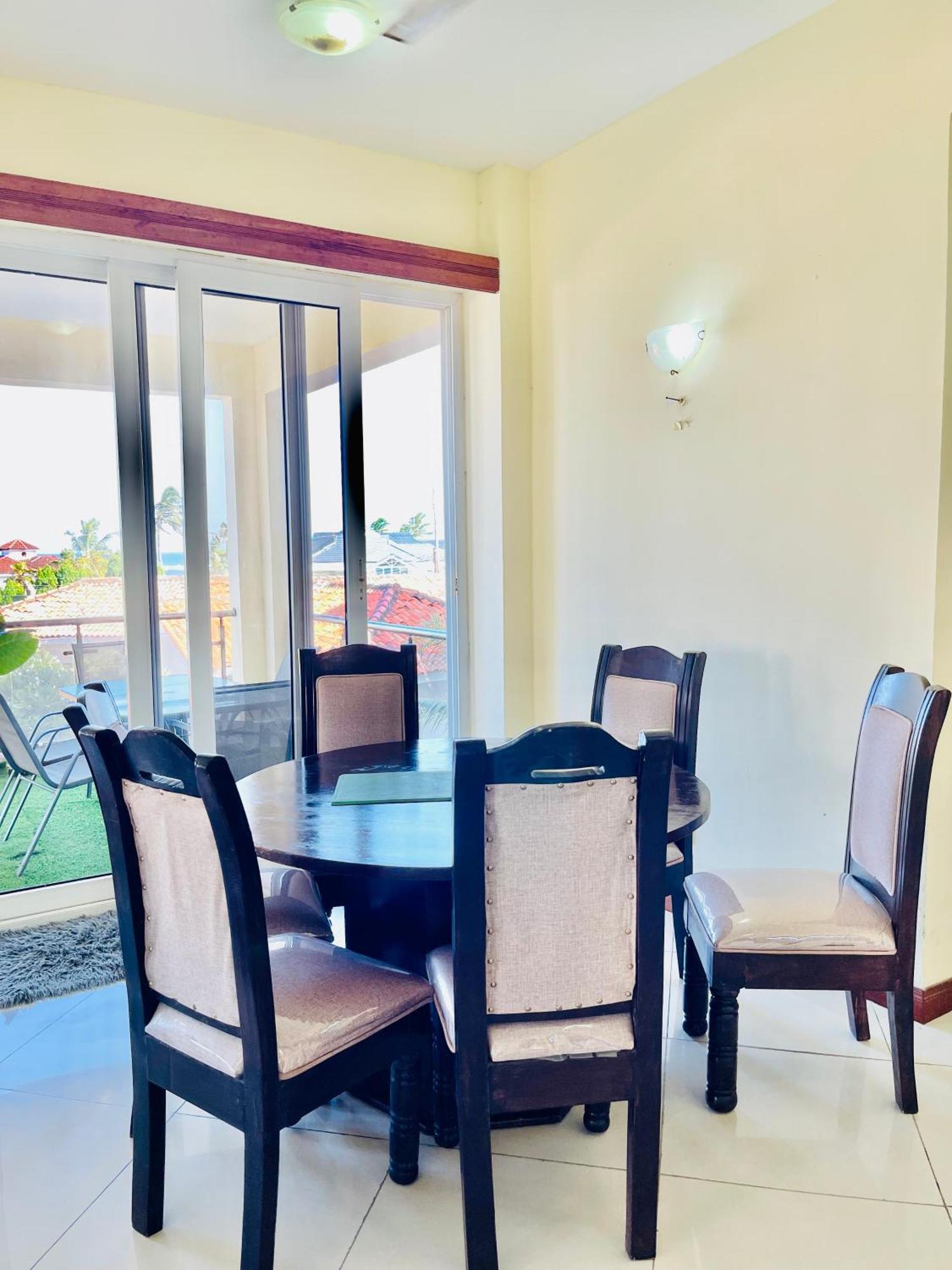 Elna'S Nyali - Work & Unwind - Pool, Sea Views, Ac & Fast Wi-Fi Bed & Breakfast Момбаса Екстериор снимка