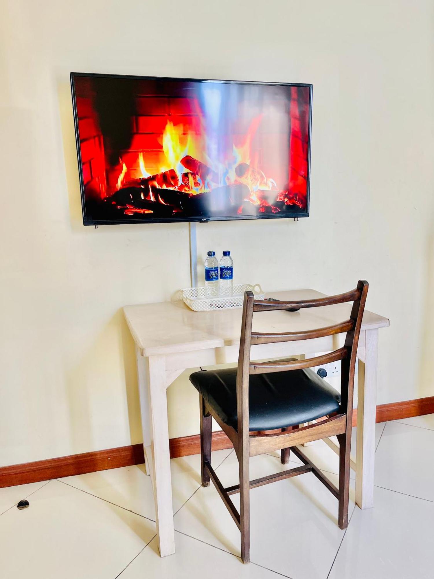 Elna'S Nyali - Work & Unwind - Pool, Sea Views, Ac & Fast Wi-Fi Bed & Breakfast Момбаса Екстериор снимка