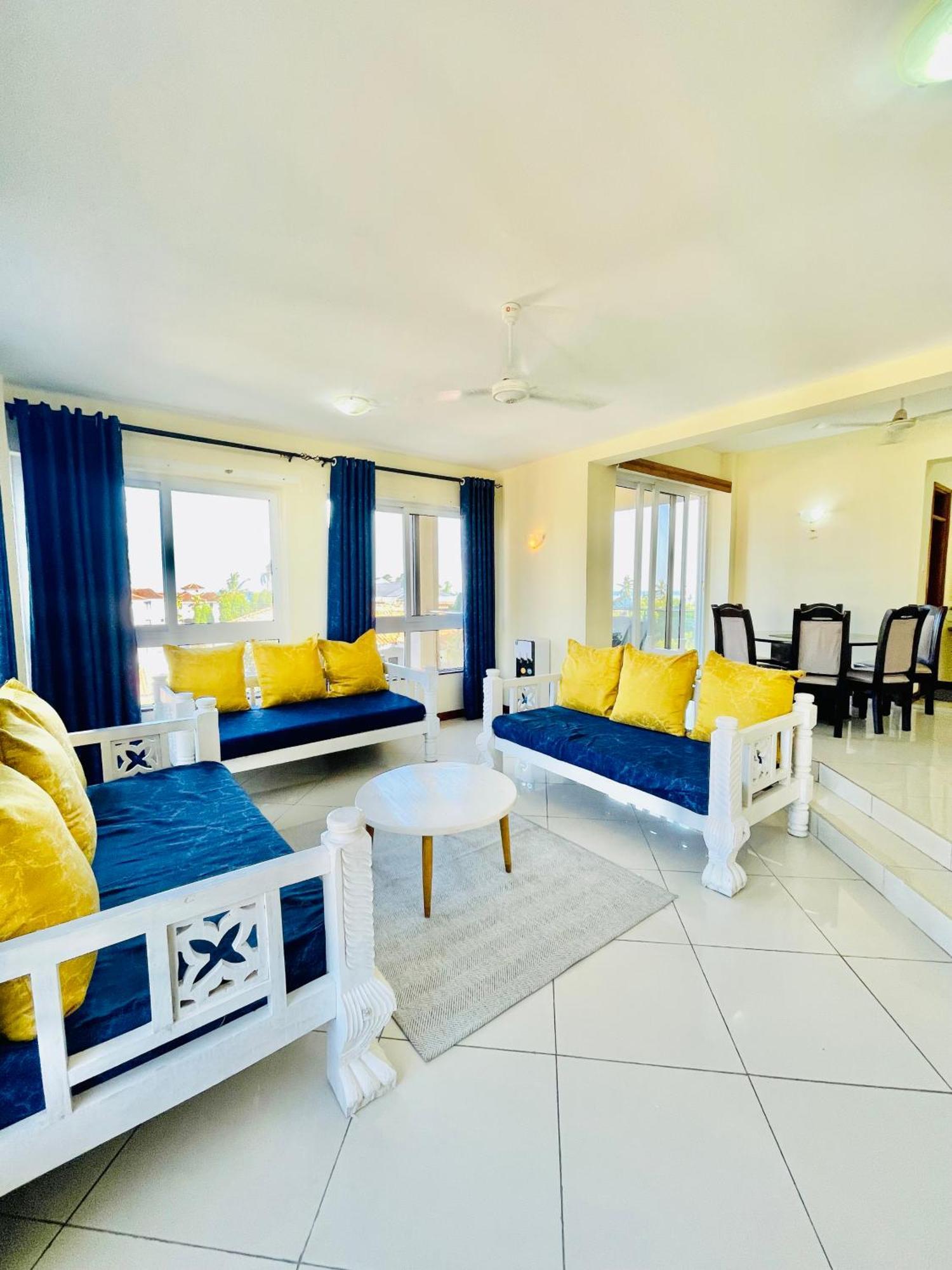 Elna'S Nyali - Work & Unwind - Pool, Sea Views, Ac & Fast Wi-Fi Bed & Breakfast Момбаса Екстериор снимка