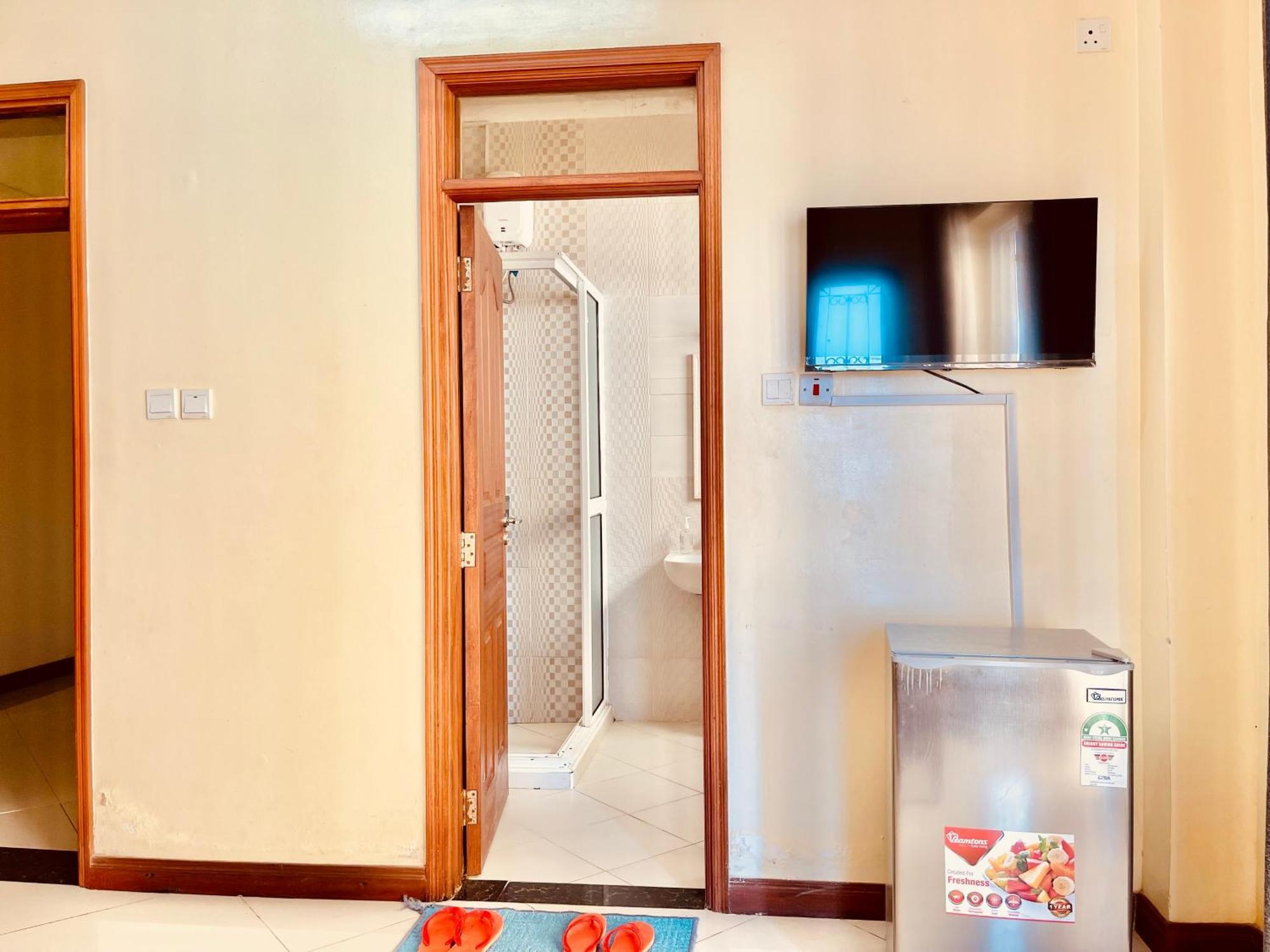 Elna'S Nyali - Work & Unwind - Pool, Sea Views, Ac & Fast Wi-Fi Bed & Breakfast Момбаса Екстериор снимка